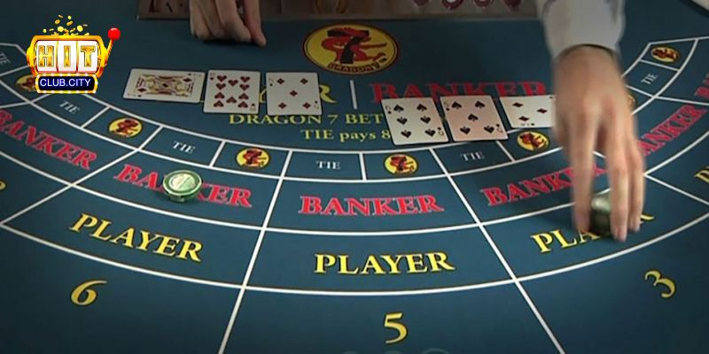 Hướng dẫn chơi Baccarat tại sảnh Game bài Hitclub chi tiết nhất Quy tắc tính điểm: Đơn giản nhưng phải nhớ kỹ